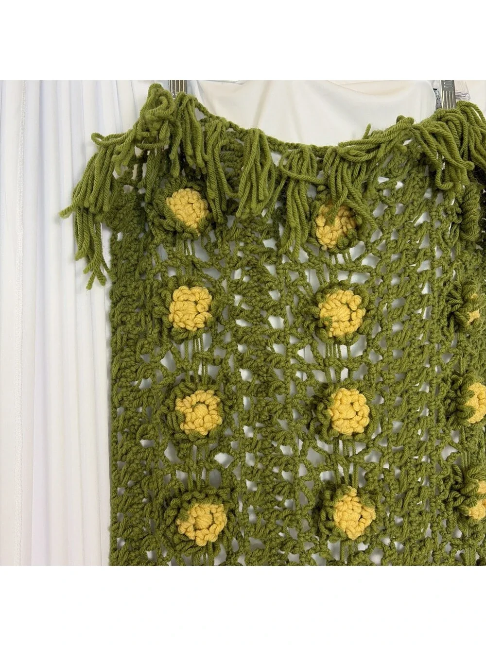 Vtg 70s Handmade Crochet Granny Boho Flower Green Table Runner Dresser Scarf